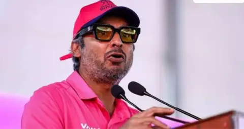 Kumar Sangakkara: डबलिन एयरपोर्ट पर परिवार संग बदसलूकी का आरोप, रायनेयर स्टाफ के व्यवहार पर भड़के संगकारा