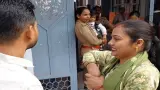 लखनऊ में PET परीक्षा के लिए सख्त चेकिंग महिला अभ्यर्थियों की नथ-बाली उतरवाई तीन चरणों की जांच के बाद मिला प्रवेश