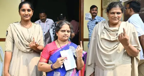 विजयवाड़ा में चुनाव कर्मचारियों के लिए पोस्टल बैलेट से वोटिंग का आज आखिरी दिन, शाम 5 बजे तक मौका