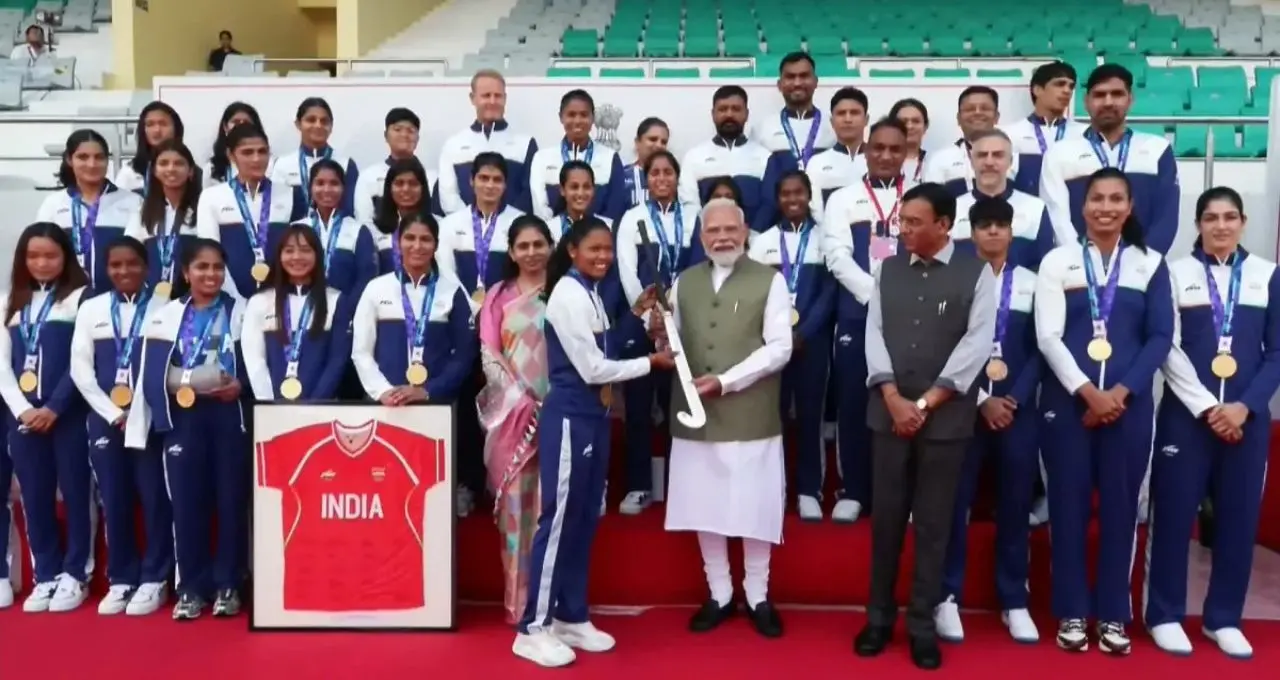 Asian Games 2026: पीएम मोदी ने पदक विजेताओं से की मुलाकात, महिला और पुरुष हॉकी टीम ने भेंट की जर्सी