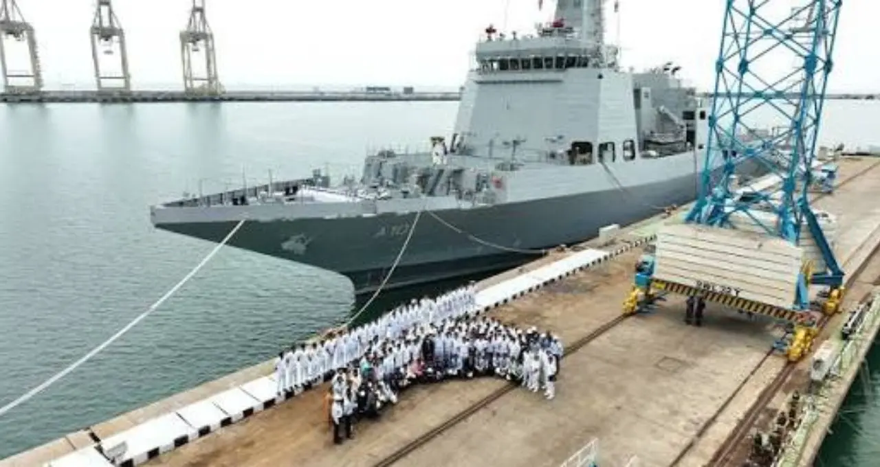 INS Samarthak: भारतीय नौसेना में शामिल हुआ नया पोत, समुद्री निगरानी से लेकर आपदा राहत तक करेगा मदद
