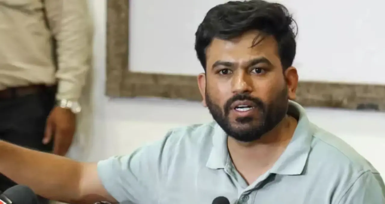 Abhijeet Deepke Detained: अभिजीत दीपके के खिलाफ किन धाराओं में कार्रवाई? जानें पुलिस का अगला कदम