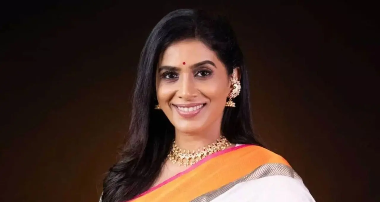 Sonali Kulkarni: कभी घर चलाने के लिए चटनी बेचती थीं मां, टैक्स का नोटिस मिलने पर रो पड़ी थीं एक्ट्रेस