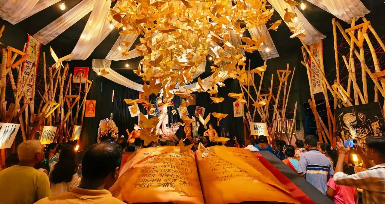 Durga Puja 2026: দেশপ্রেম থেকে নেপালের ভয়াবহ দুর্ঘটনা, থিমের বৈচিত্র্যে জমজমাট বসিরহাটের পুজো! কোন মণ্ডপে কী চমক?
