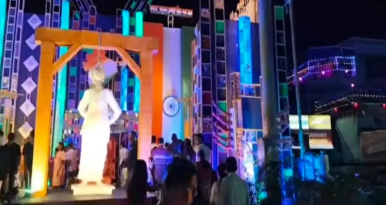 Durga Puja 2026: দেশপ্রেম থেকে নেপালের ভয়াবহ দুর্ঘটনা, থিমের বৈচিত্র্যে জমজমাট বসিরহাটের পুজো! কোন মণ্ডপে কী চমক?
