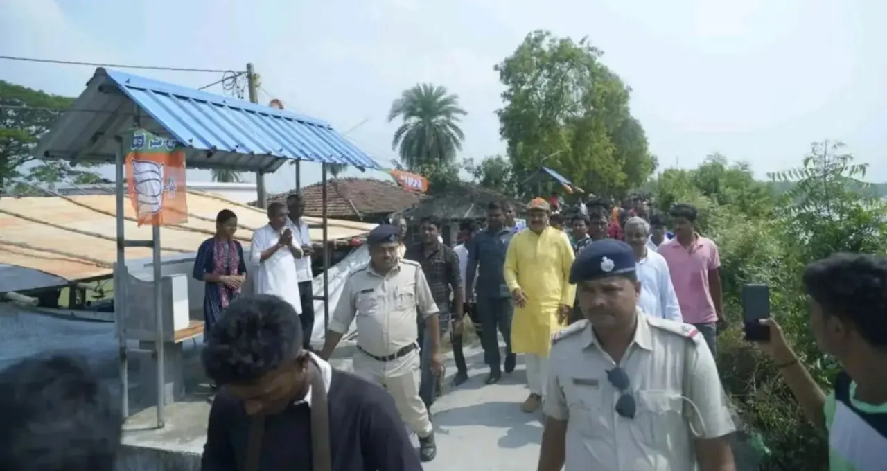 Bus Service: ছোট গাড়ির ভোগান্তি থেকে মুক্তি! সুন্দরবনের এই রুটে চালু হচ্ছে ১৪টি বাস, পুজোর মুখে বড় স্বস্তি যাত্রীদের
