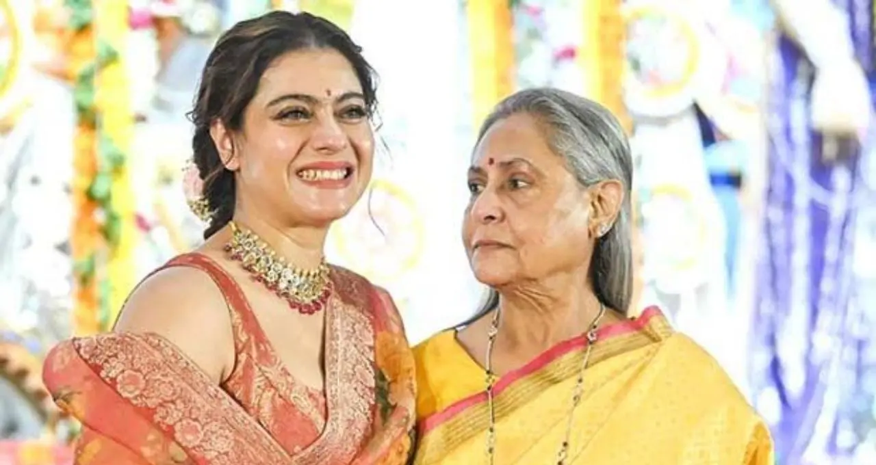 दुर्गा पूजा पंडाल में जया बच्चन ने काजोल-तनीषा को लगाया गले, पारंपरिक लुक में दिखे सितारे