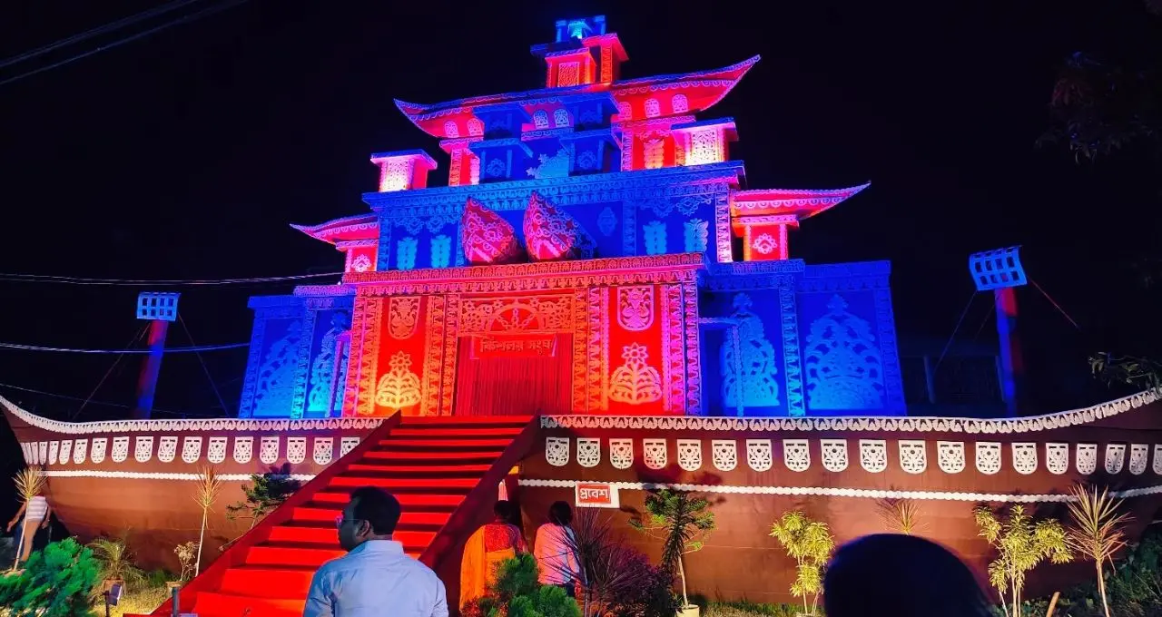 Durga Puja 2026: দেশপ্রেম থেকে নেপালের মর্মান্তিক দুর্ঘটনা, অভিনব থিমে নজর কাড়ছে বসিরহাটের দুর্গাপুজো! কোন মণ্ডপে কী চমক?
