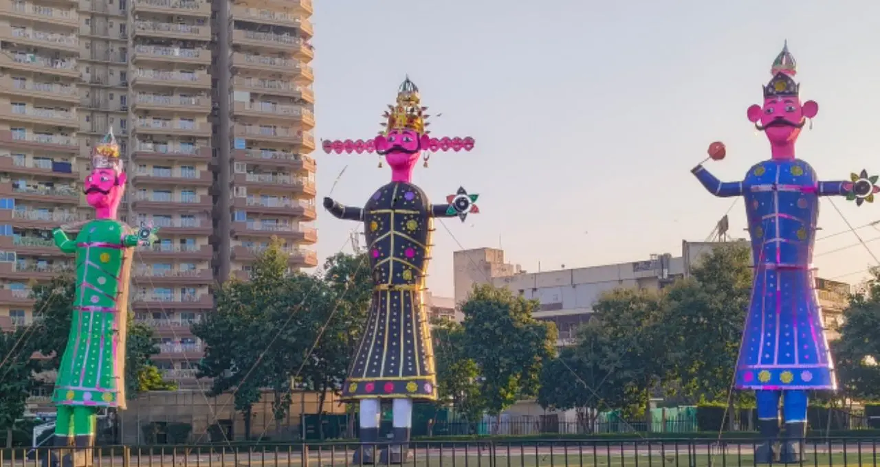 ग्रेटर नोएडा में दशहरे पर जलेगा 70 फीट का रावण, गौर सिटी में शाम 8 बजे होगा दहन