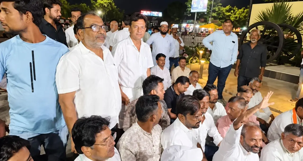 रितु बराला केस में FIR की मांग पर अड़ी कांग्रेस, जयपुर पुलिस कमिश्नरेट में रातभर धरना