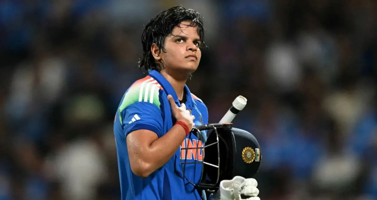 शेफाली वर्मा पर ICC की बड़ी कार्रवाई, कैच छूटने के बाद गुस्से में गेंद फेंकने पर मिली चेतावनी