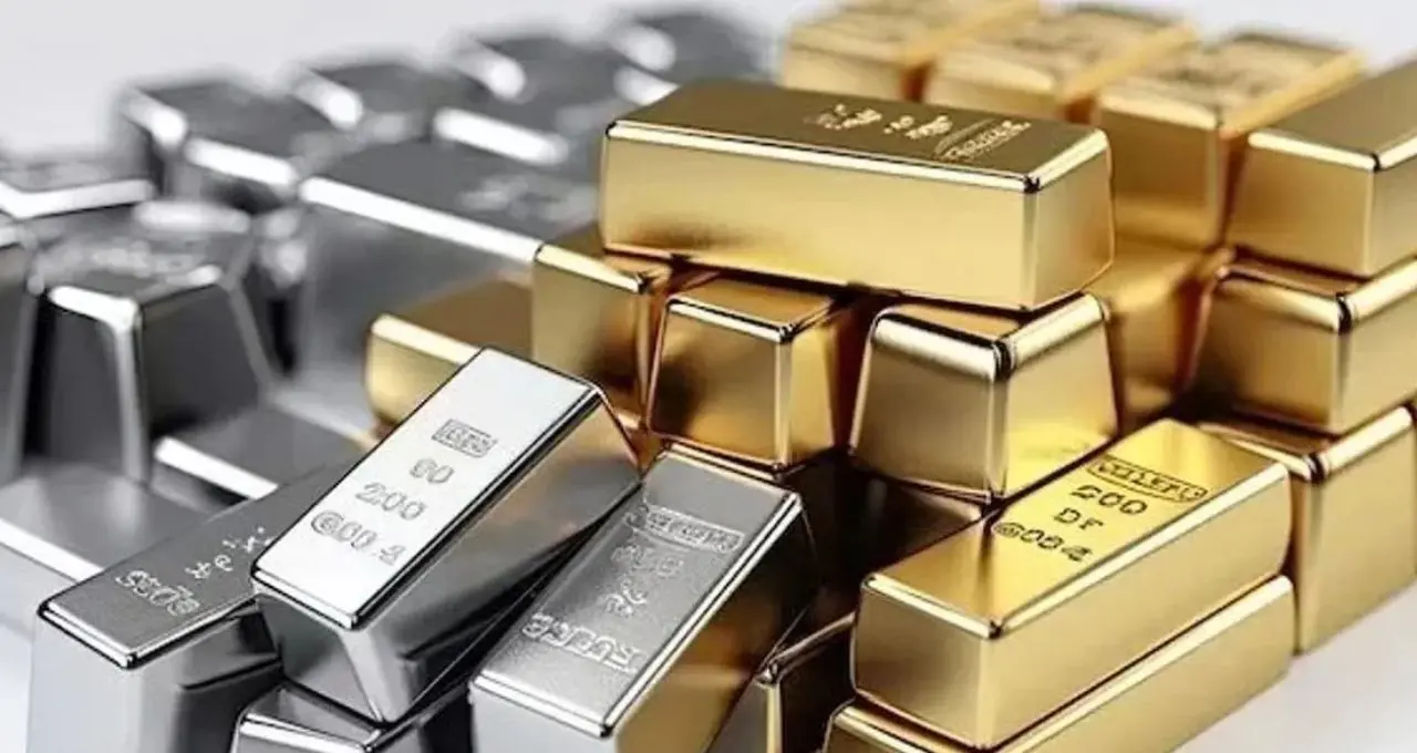 Gold Silver Price Today: सोना-चांदी की कीमतों में बड़ी गिरावट, MCX पर सोना ₹1.45 लाख और चांदी ₹2.05 लाख के करीब