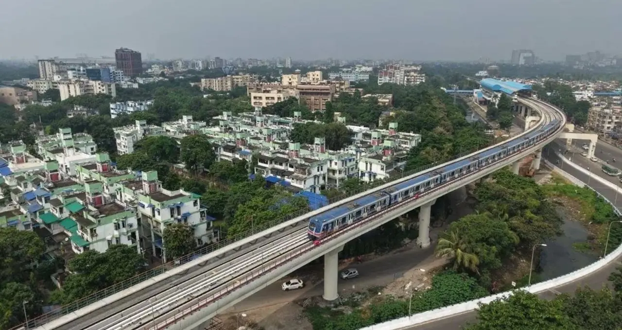 Kolkata Metro: পুজোর ভিড়ে বড় বদল! ষষ্ঠীতে ১২ লক্ষের বেশি যাত্রী, দশমীতে মেট্রোয় কত মানুষ যাতায়াত করলেন?
