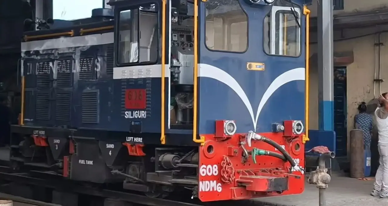 darjeeling-toy-train-puja-season-12000-passengers-21-days-revenue