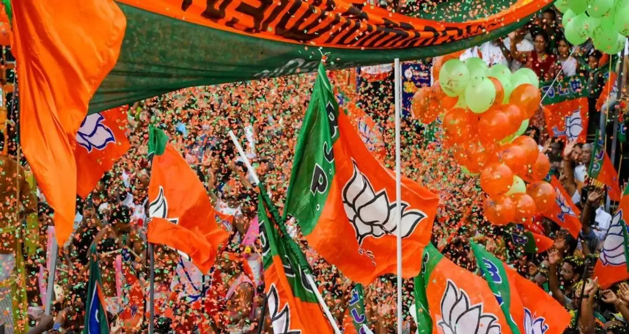 UP Election 2027: अमित शाह फिर अपनाएंगे 2017 वाला तरीका, नाराज कार्यकर्ताओं को मनाएंगे, पीएम मोदी का भी यूपी दौरा
