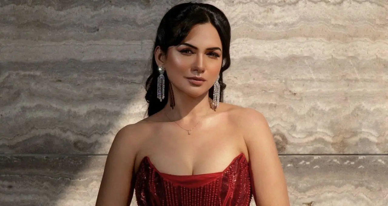 Akanksha Chamola Divorce: आकांक्षा चमोला ने पैपराजी से किया डिवोर्स पार्टी का मजाक, वीडियो पर लोगों ने किया ट्रोल