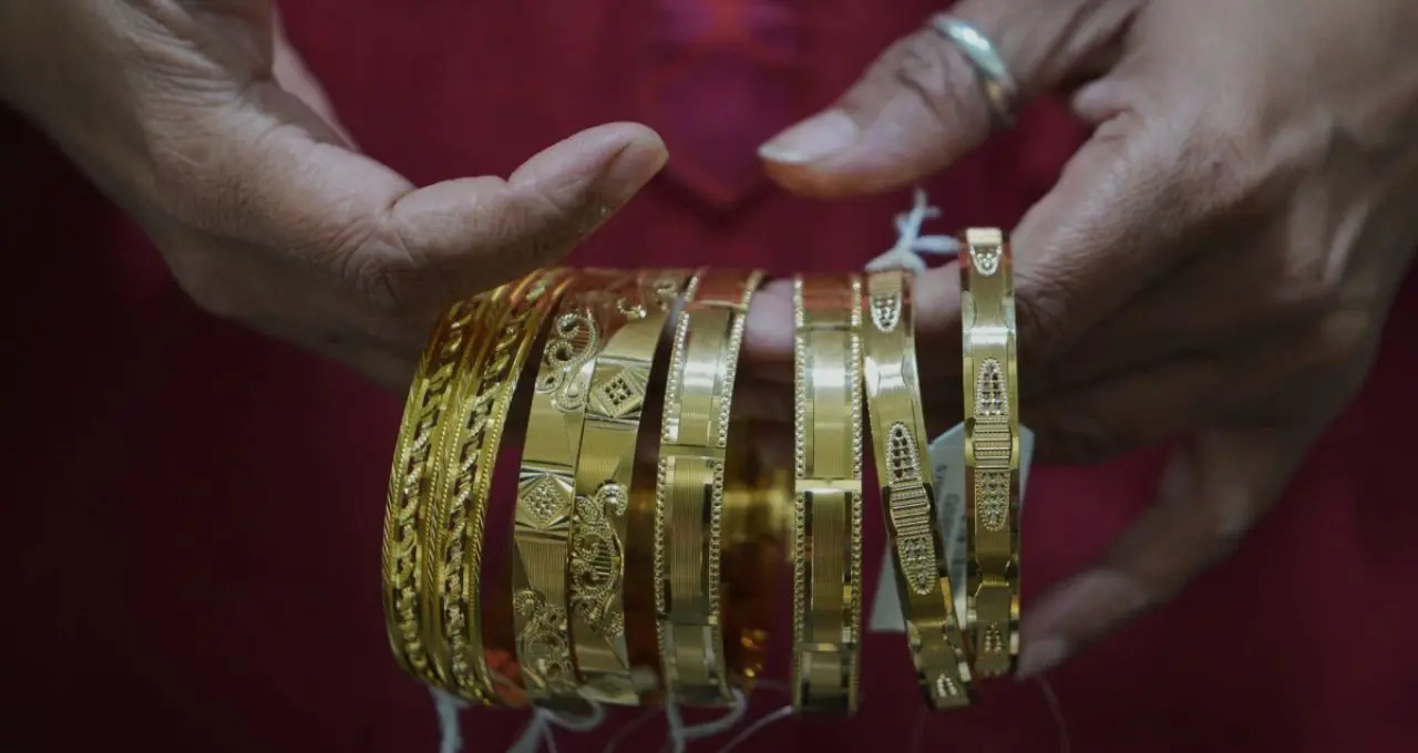 Gold Silver Price Today: सोना-चांदी फिर हुए सस्ते, MCX पर गिरे दाम, जानें आज 24 कैरेट गोल्ड का भाव