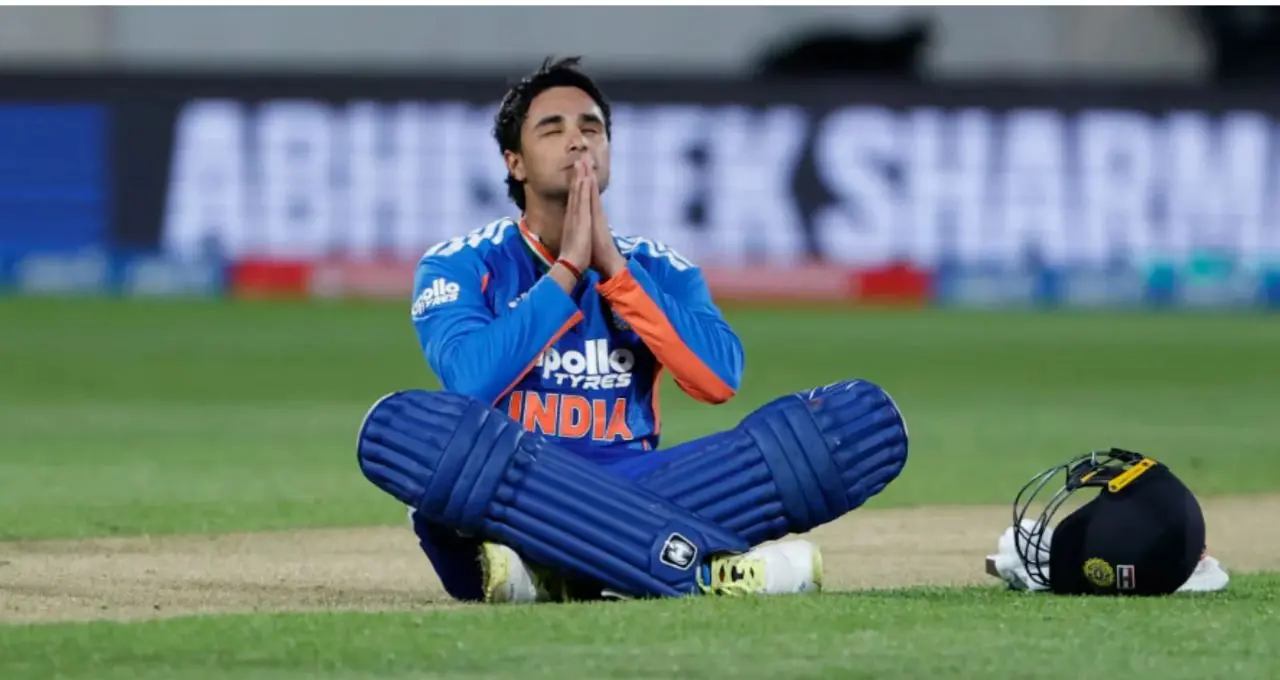 Abhishek Sharma: ৩৫ বলে বিধ্বংসী সেঞ্চুরি, তারপরই ধ্যানমগ্ন অভিষেক! শিবের ভঙ্গিতে কেন উদযাপন করলেন ভারতীয় তারকা? জানলে অবাক হবেন