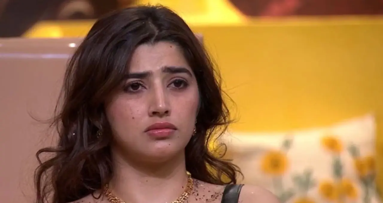 Bigg Boss 20 में स्काउट ने लव गिल को किया नॉमिनेट, रोते हुए बोलीं- 'मैं रोबोट नहीं हूं'