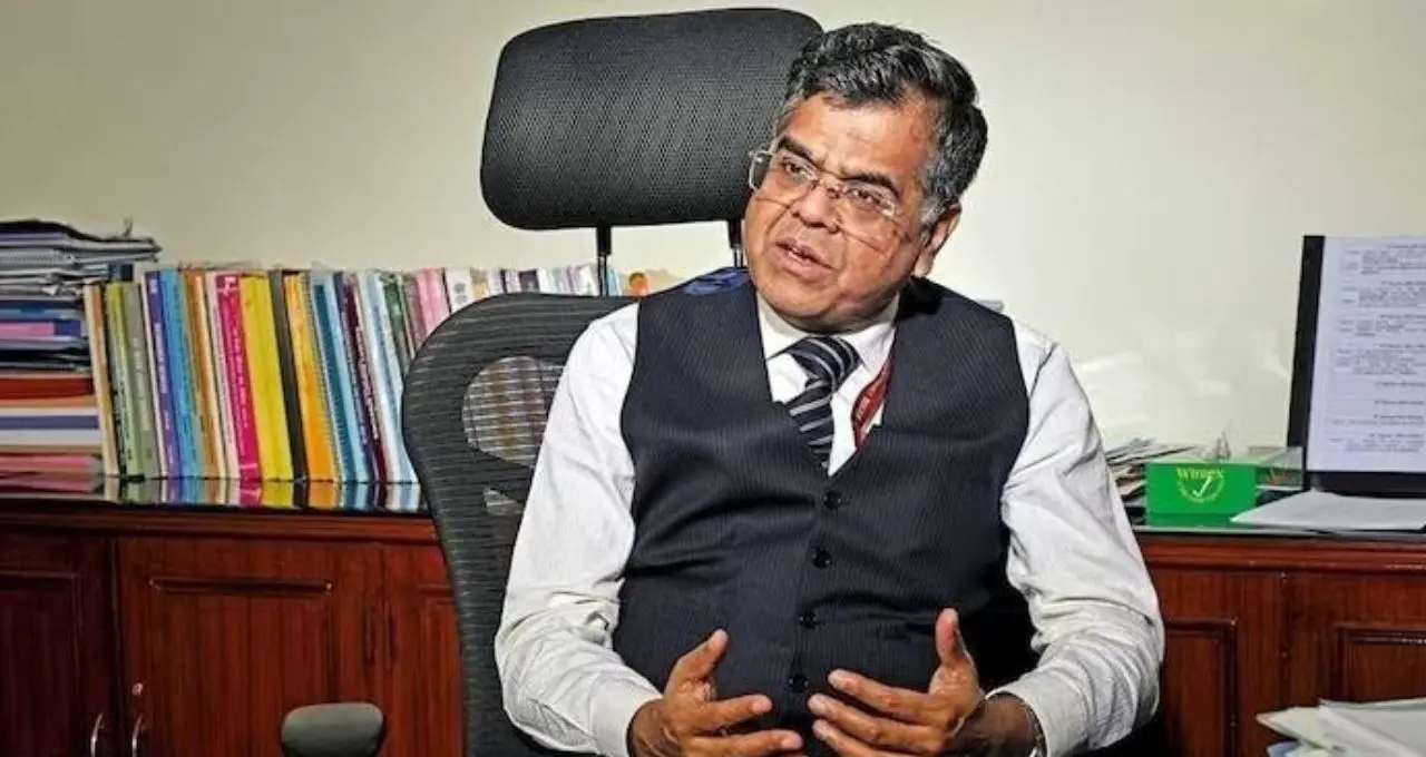 कैबिनेट सचिव ने गिनाए 12 तरह के नौकरशाह, फाइल दबाने और ऑफिस में देर से आने वाले अफसरों पर कसा तंज