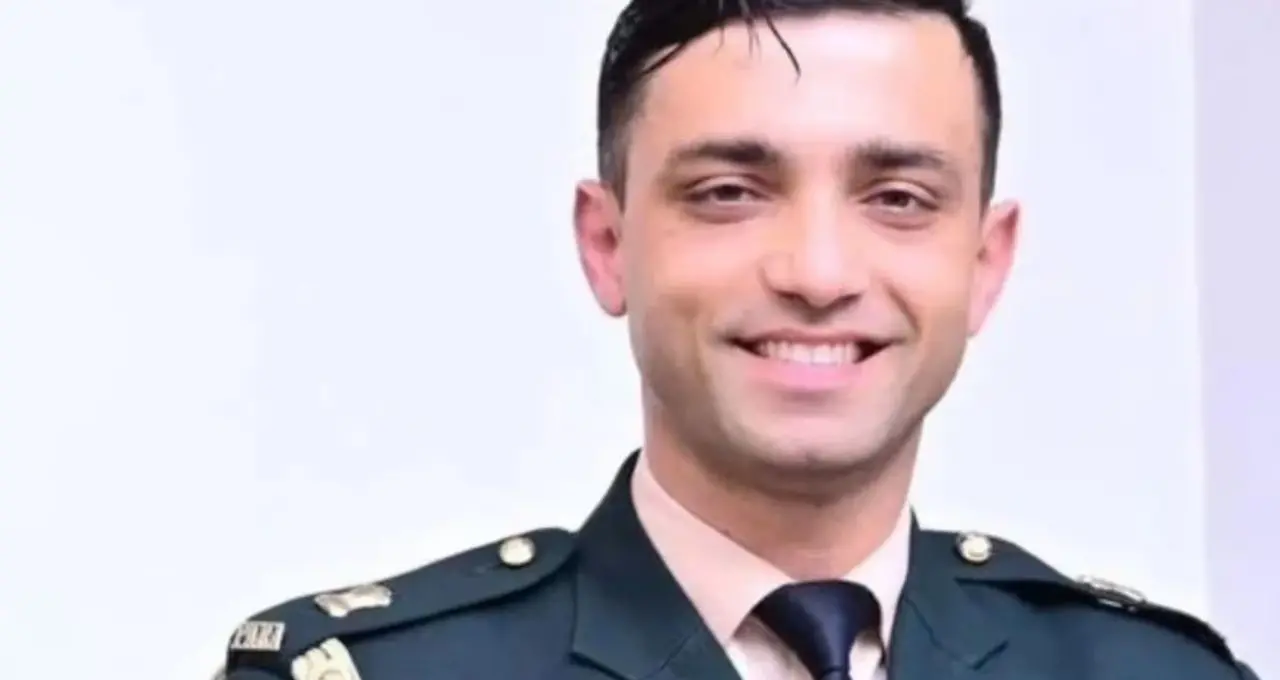 Major Rishabh Sambyal: সেনার পোশাক ছেড়ে এবার ফ্যাশন দুনিয়ায় মেজর ঋষভ সাম্বিয়াল! আনুষ্কা সেনের সঙ্গে নতুন অবতারে, নেটদুনিয়ায় হইচই
