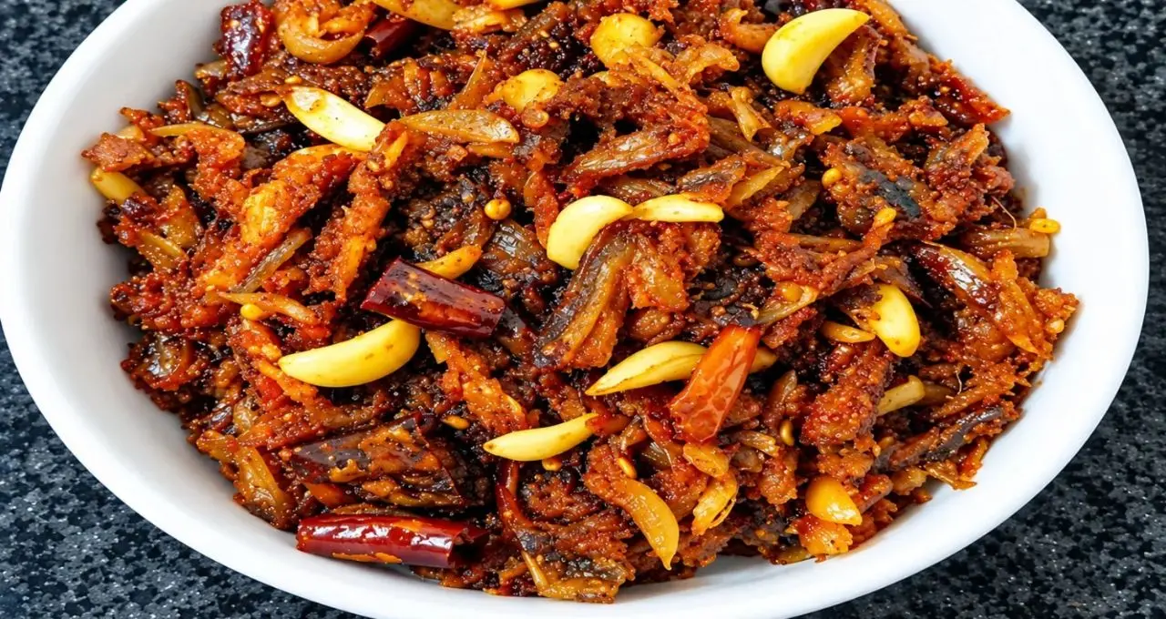 Shutki Fish Recipe: শীতের দুপুরে গরম ভাতের সঙ্গে চাই জমজমাট শুঁটকি! উত্তরবঙ্গের ৪ রকমের দুর্দান্ত পদ, স্বাদে মন ভরবে
