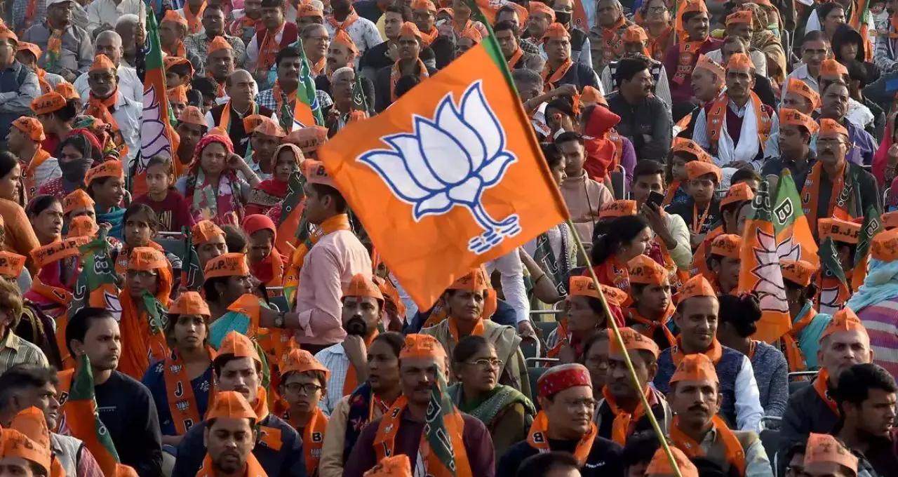वाराणसी MLC चुनाव में BJP की दोनों सीटों पर हार, नई काशी टीम और बड़े नेताओं की रणनीति पर उठे सवाल