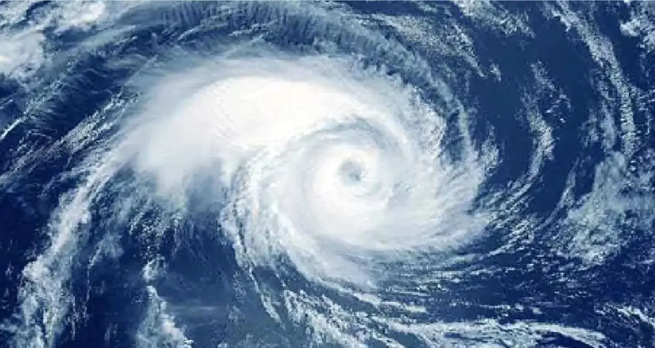 Cyclone Arnab: ঘূর্ণিঝড় ‘অর্ণব’-এর তাণ্ডবে বিপর্যস্ত ওড়িশা! জলমগ্ন পুরীর জগন্নাথ মন্দিরের সামনের রাস্তা, উত্তাল সমুদ্র, সৈকতে পুলিশের কড়া নজরদারি
