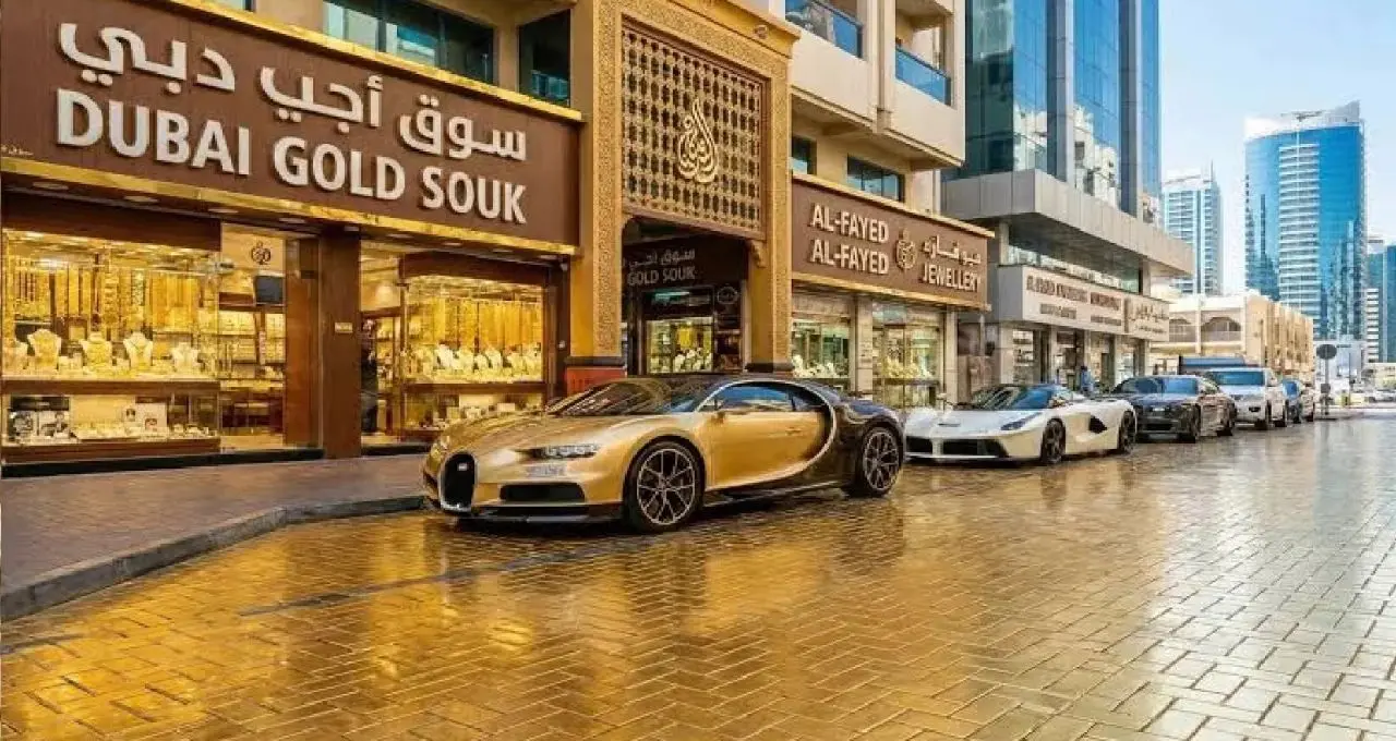 Dubai Gold Walkway: এবার ২৪ ক্যারেট সোনার রাস্তা দিয়ে হাঁটবেন পর্যটকরা! বিশ্বের প্রথম গোল্ডেন ওয়াকওয়ে তৈরি হচ্ছে দুবাইয়ে, রইল 