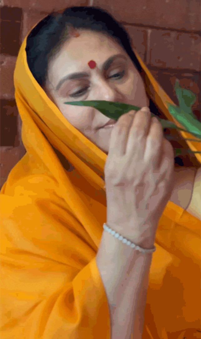 ರಾಮಾಯಣ ನಟಿ ದೀಪಿಕಾ ಚಿಖಲಿಯಾ ಅವರು 35 ವರ್ಷಗಳ ಹಳೆಯ ಸೀರೆ ಧರಿಸಿದ್ದಾರೆ: