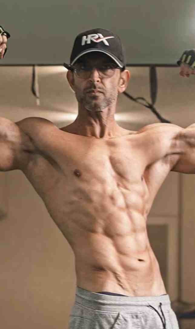 52 की उम्र में भी ग्रीक गॉड जैसा लुक, ऋतिक रोशन की फिटनेस का असली राज