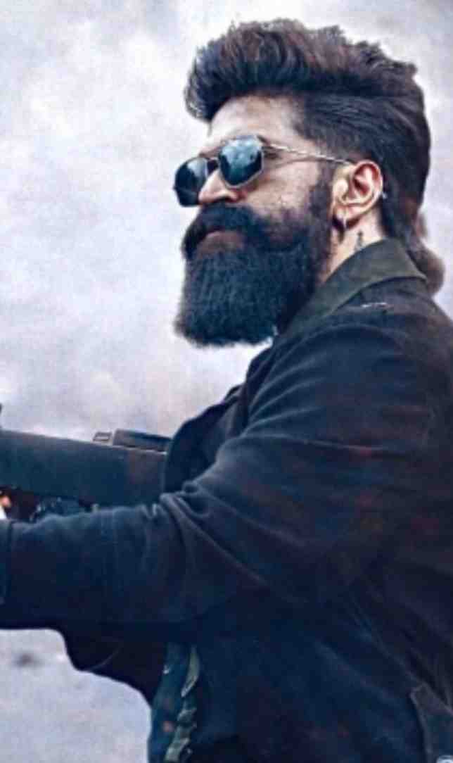 यश की टॉक्सिक का टीजर हुआ रिलीज, करण जौहर और राम गोपाल वर्मा ने की जमकर तारीफ