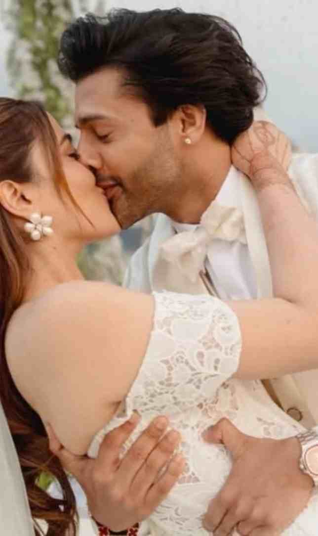 नुपुर सेनन ने स्टेबिन बेन संग दो रीति से रचाई शादी