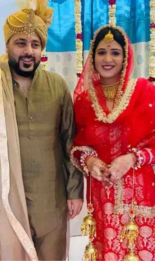 ईशा रिखी कौन हैं? बादशाह संग शादी की तस्वीरें वायरल