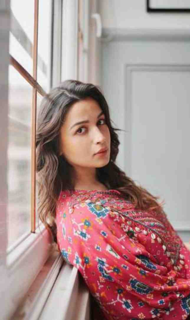 आलिया भट्ट की टॉप 7 फिल्में, ओटीटी पर देखें घर बैठे