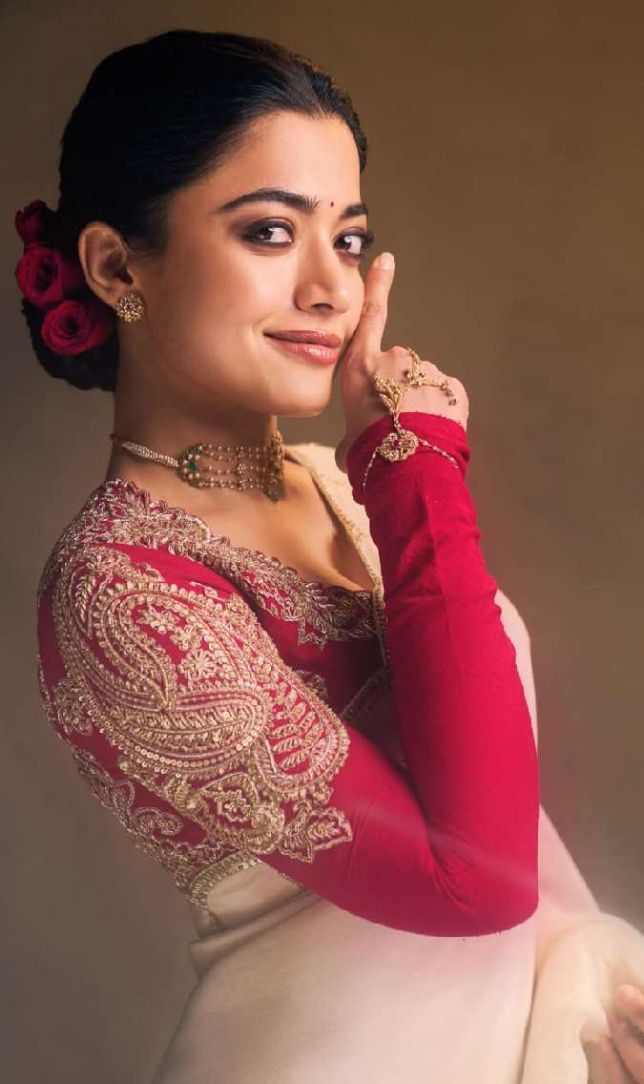 राणाबली की रिलीज से पहले Rashmika Mandanna का साड़ी लुक वायरल, अदाओं ने जीता दिल